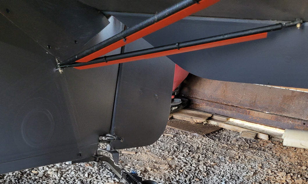 Kitfox horizontal strut feathers